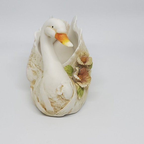 Vintage K's Collection Swan Dish - Soap - Trinket - Candy - Makeup - Picture 3 of 4
